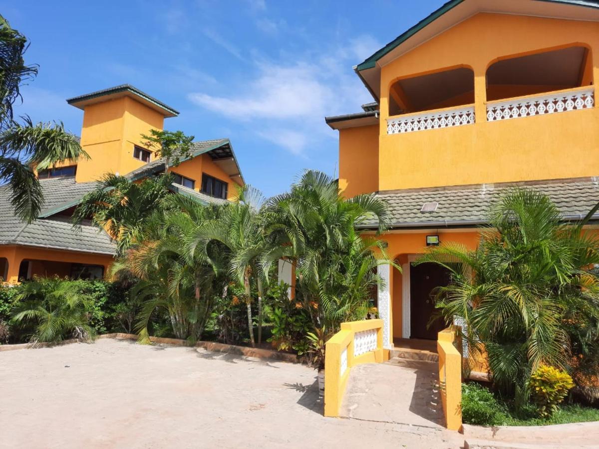 Golden Duranta Villas Ukunda Exterior foto